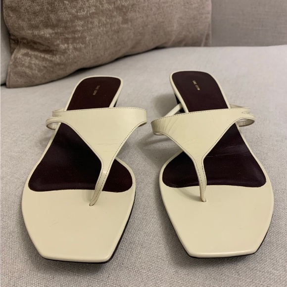 The Row Graphic Thong Kitten Heel in Leather Sandals Size 40 - Picture 5 of 15